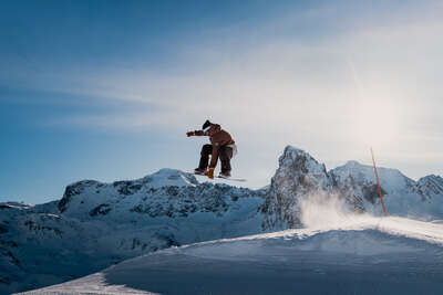 Snowboarden im Snowpark von Tignes